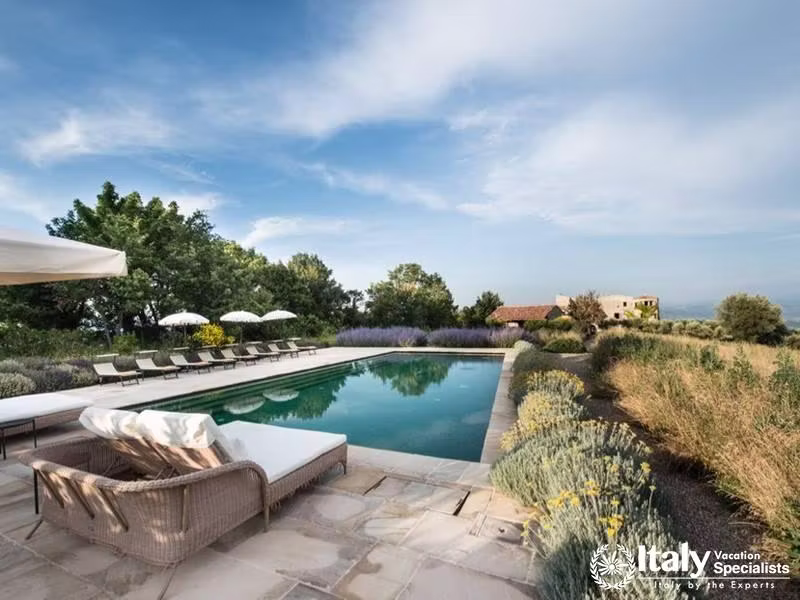 Swimming pool in Villa Tezio