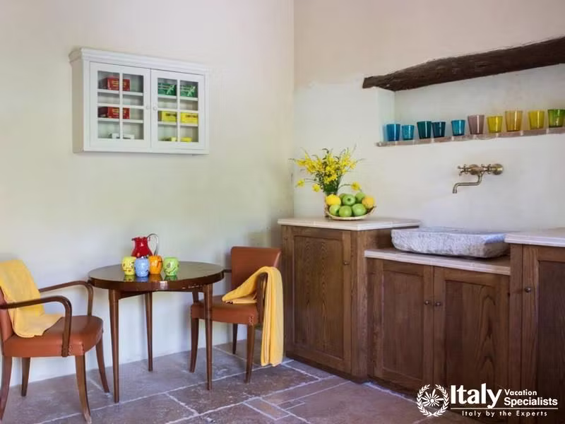 Wonderful kitchen and dinning area in Villa Tezio