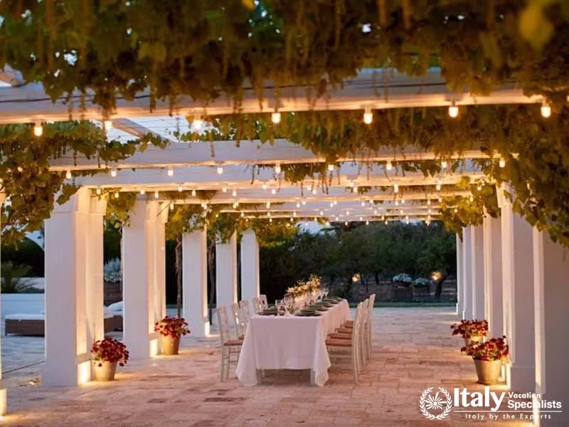 Outdoor dinning in for 12 Villa Bianca