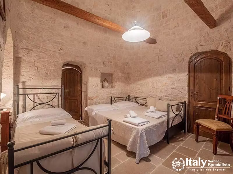 Twin bedroom in Casa Deva