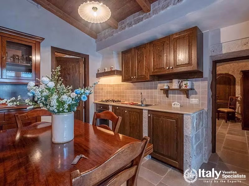 Indoor kitchen and dinning area in Casa Deva