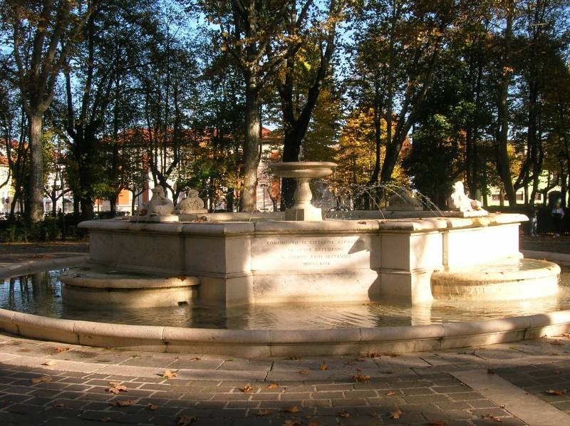Avezzano - Fontana di Piazza Torlonia