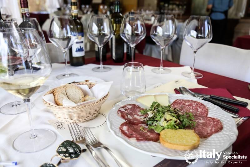 Wine tasting and dinning in Tenuta Torciano Winery