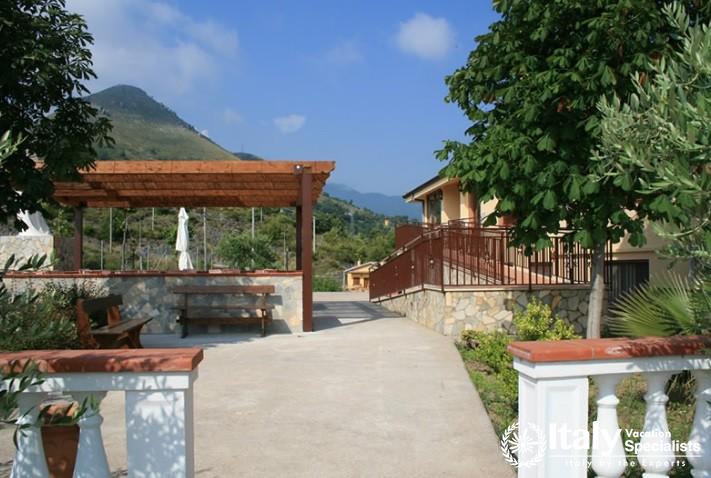 Italy Education and Retreat Center - Outdoor Area  