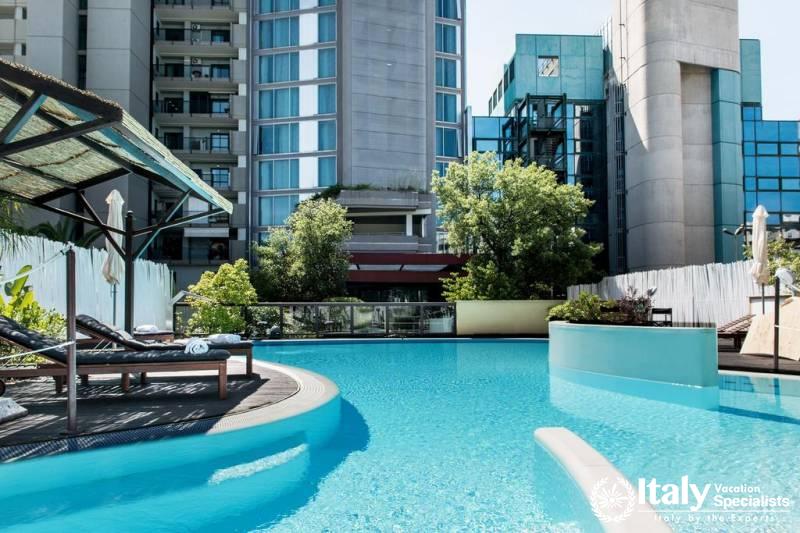 Beautiful swimming pool in Palace Hotel Bari