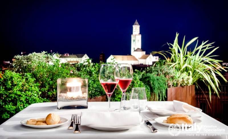 Outside dinning area in Palace Hotel Bari