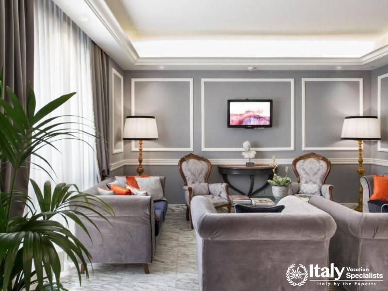 Elegant Lounge Space in Hotel Rapallo Florence, Comfort & Style in Italy