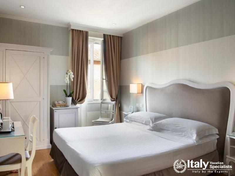 Spacious & Stylish Hotel Room in Florence Luxury Stay