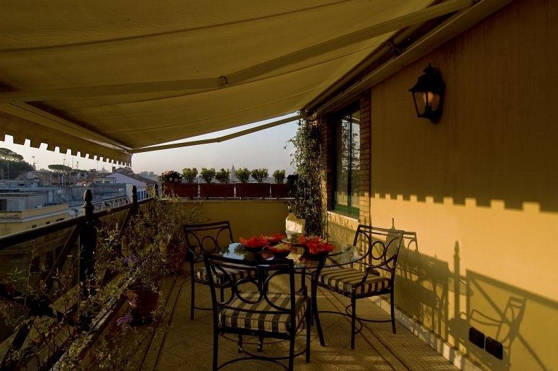 River Palace Rome Terrace