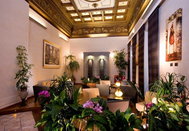 Quattro Fontane, Rome Lobby