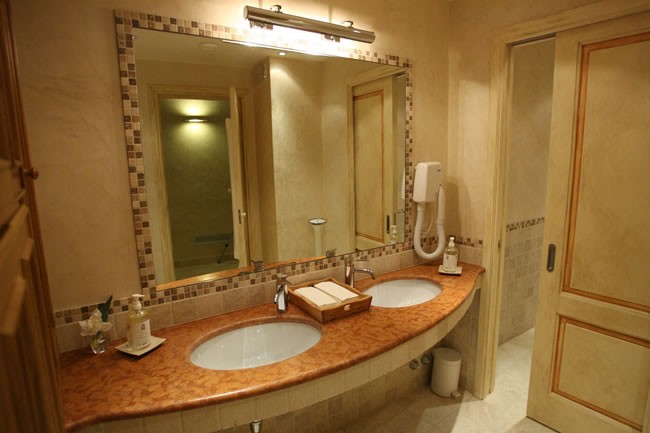 Newly renovated bathrooms with Tuscan Marble 