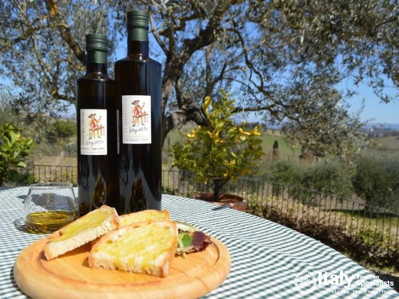 Enjoy a tasting of Guardastelles fine olive oil paired with fresh, local bread.