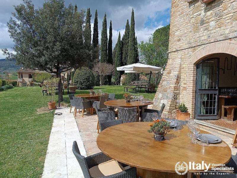 Enjoy an outdoor feast surrounded by Tuscanys beauty