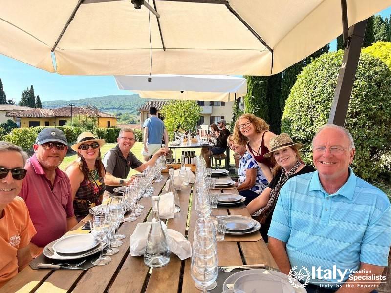 Gathering for a memorable meal at Podere La Marronaia