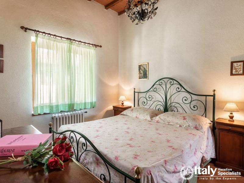 Unwind in our romantic double bedroom, adorned with vintage furnishings and soft, natural light.