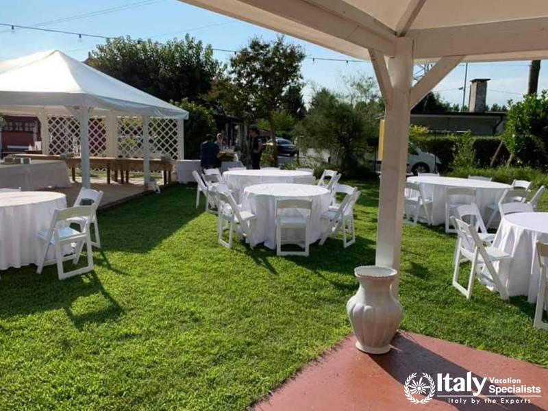 Celebrate your special event in our charming outdoor garden, perfect for gatherings under the sun.