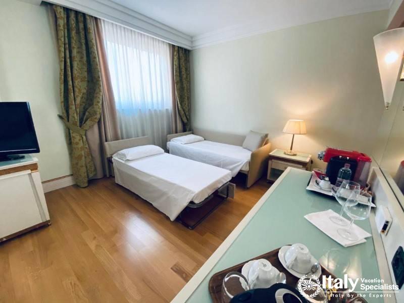 Enjoy the comfort of our well-appointed rooms, ideal for both relaxation and work.