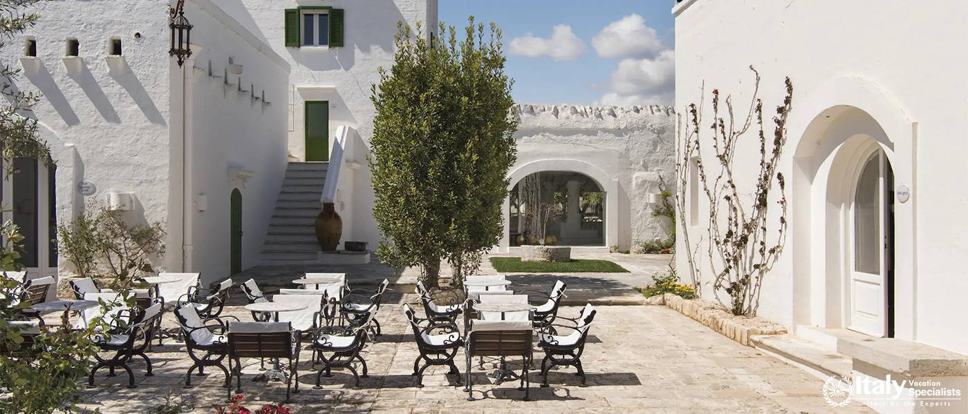 Courtyard Dining Area at Masseria Il Melograno in Monopoli, Italy