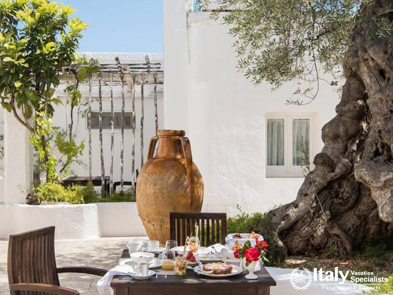 Al Fresco Dining at Masseria Il Melograno in Monopoli, Italy