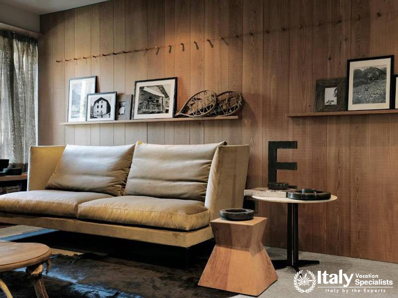 Living Area with Warm, Natural Aesthetic in Eden Hotel