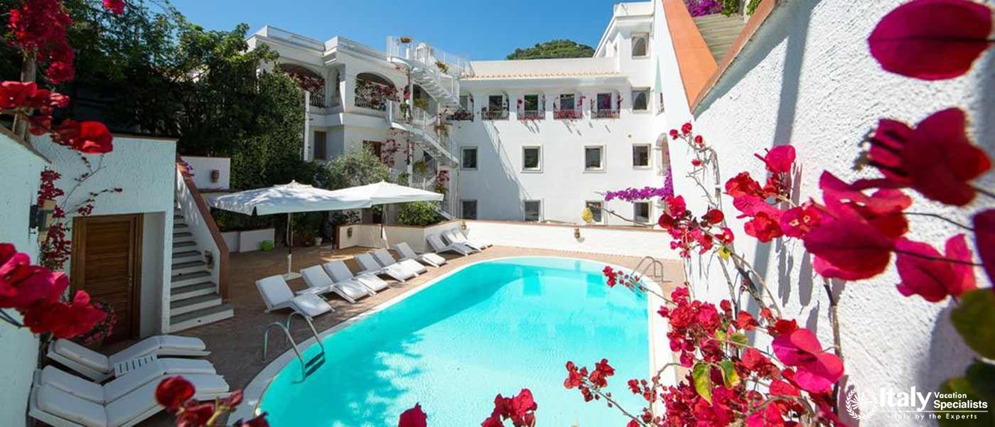 Beautiful swimming pool at Hotel Villa Romana