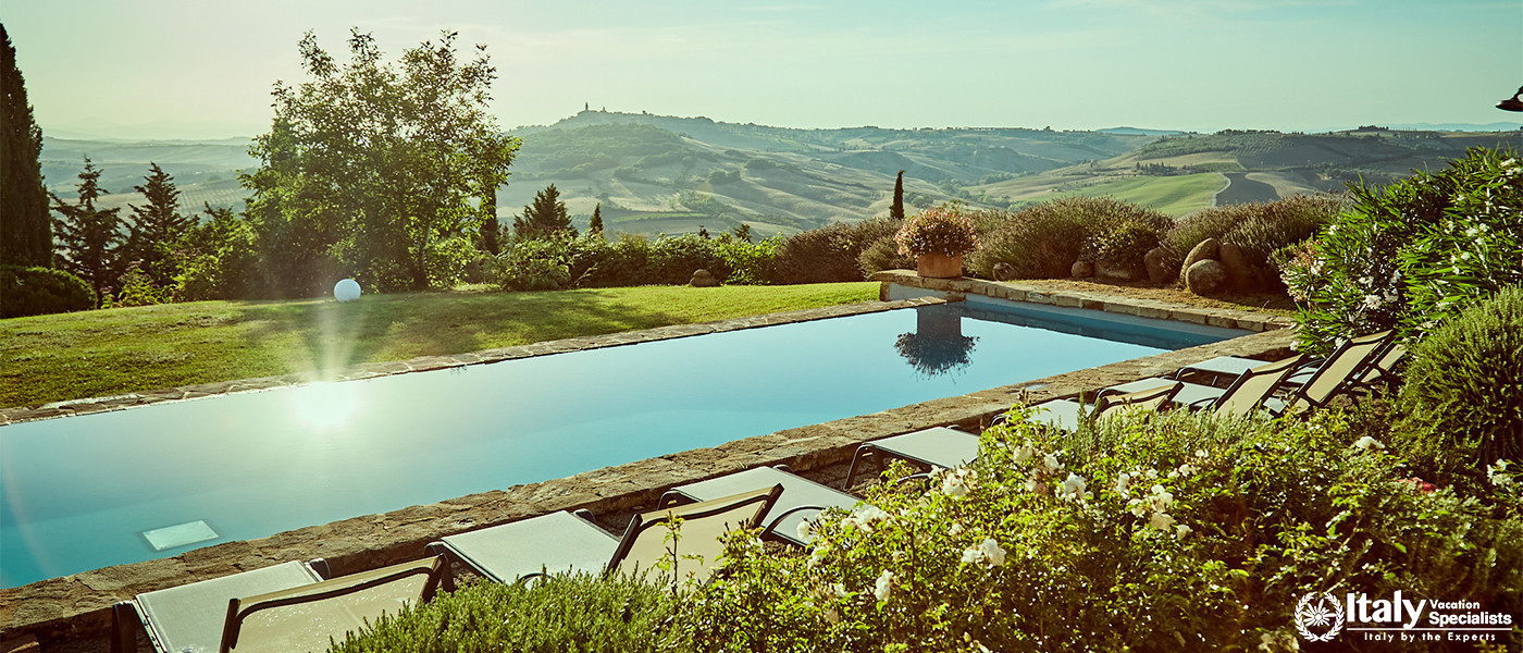 Villa Antico Pozzo, Panoramic pool with stunning Tuscan views.