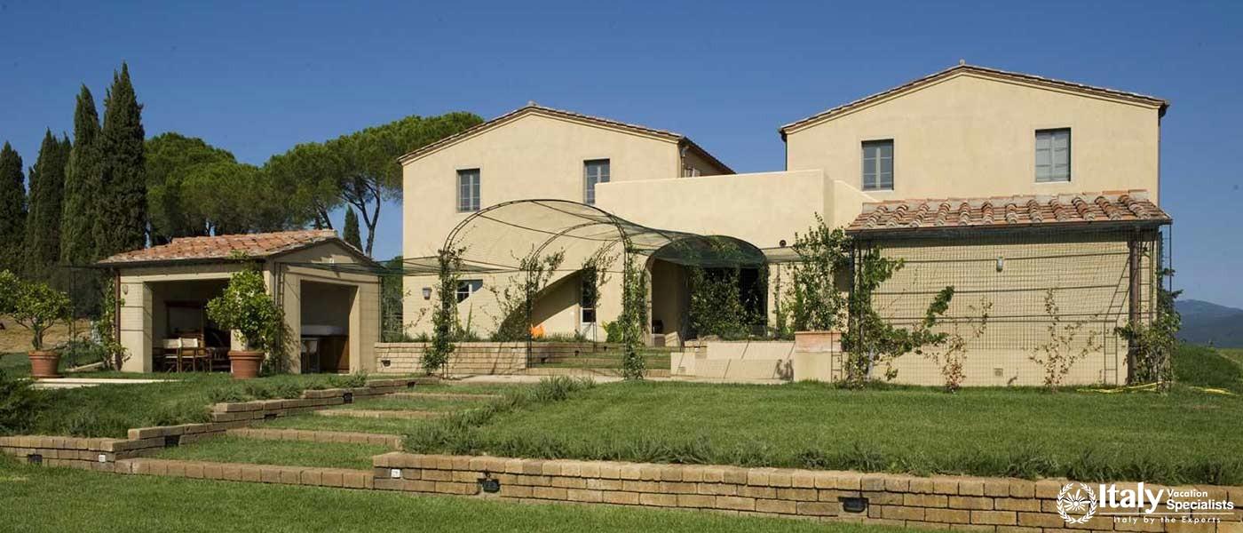 Beautiful exterior od Villa Serenissima in Maremma 