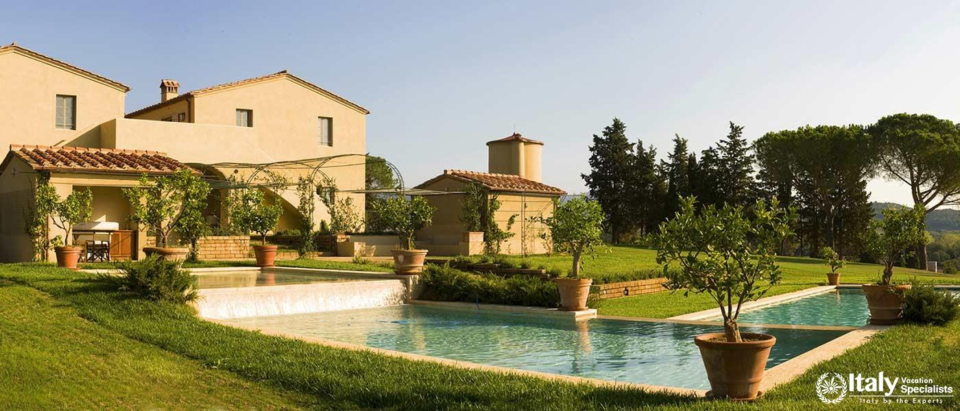 Stunning outdoor swimming pool in Villa Serenissima in Maremma