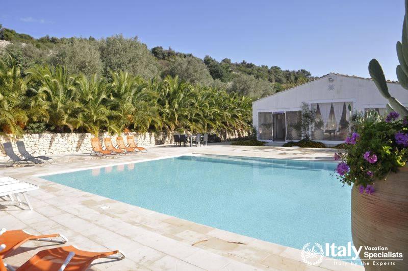 Private swimming pool in Villa Enorme