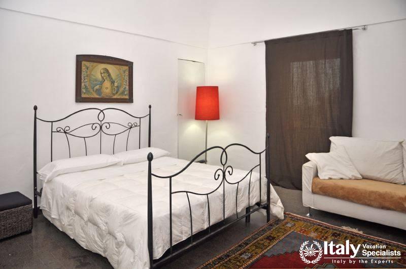 Relaxing bedroom in Villa Enorme