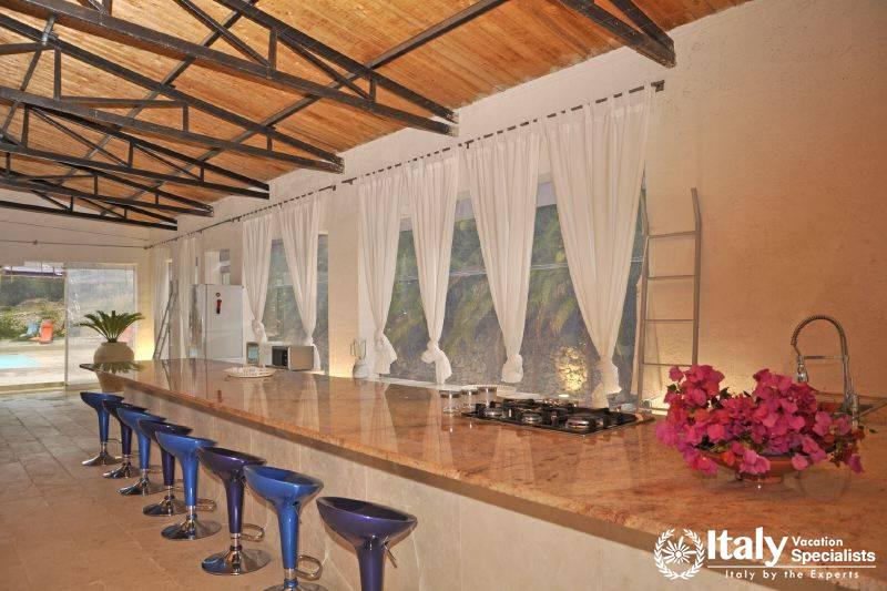 Elegant dinning area in Villa Enorme