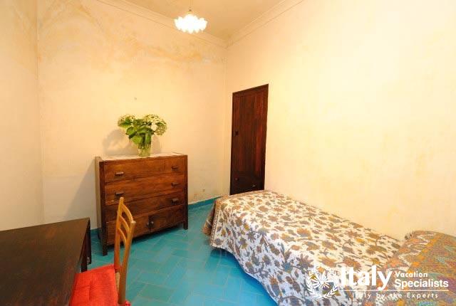 Single-bed room in Villa Tomeu