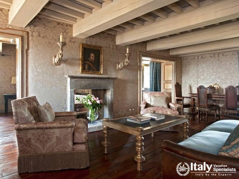 Sofas and sitting area in Villa Tezio