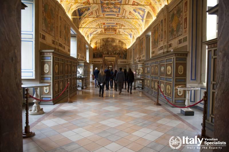Rush to the Sistine Chapel before the public