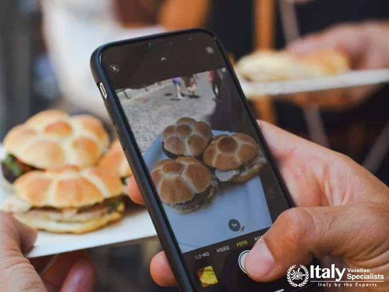 Capturing the photo of Rome street food