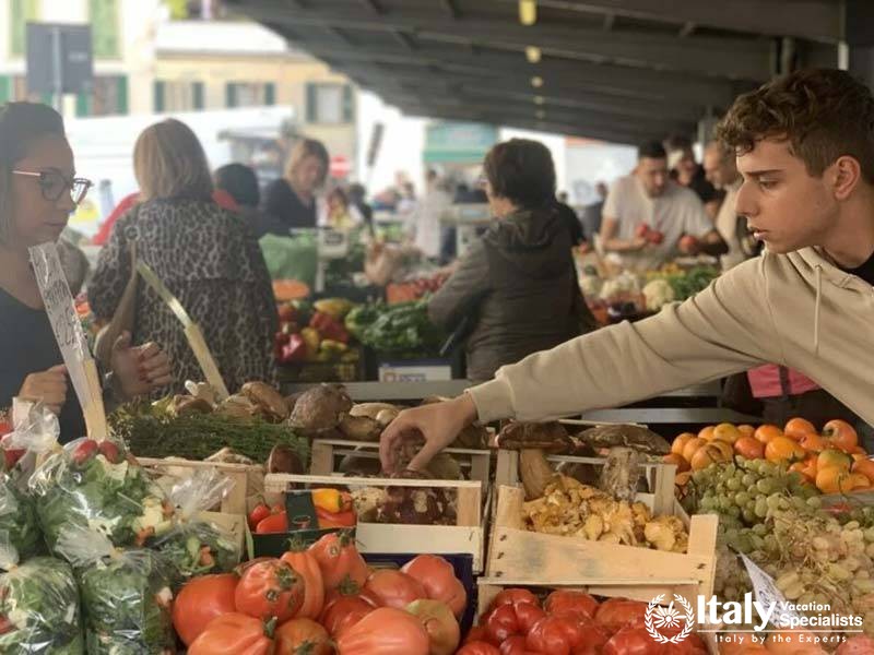 Santâ€™Ambrogio Market Stalls