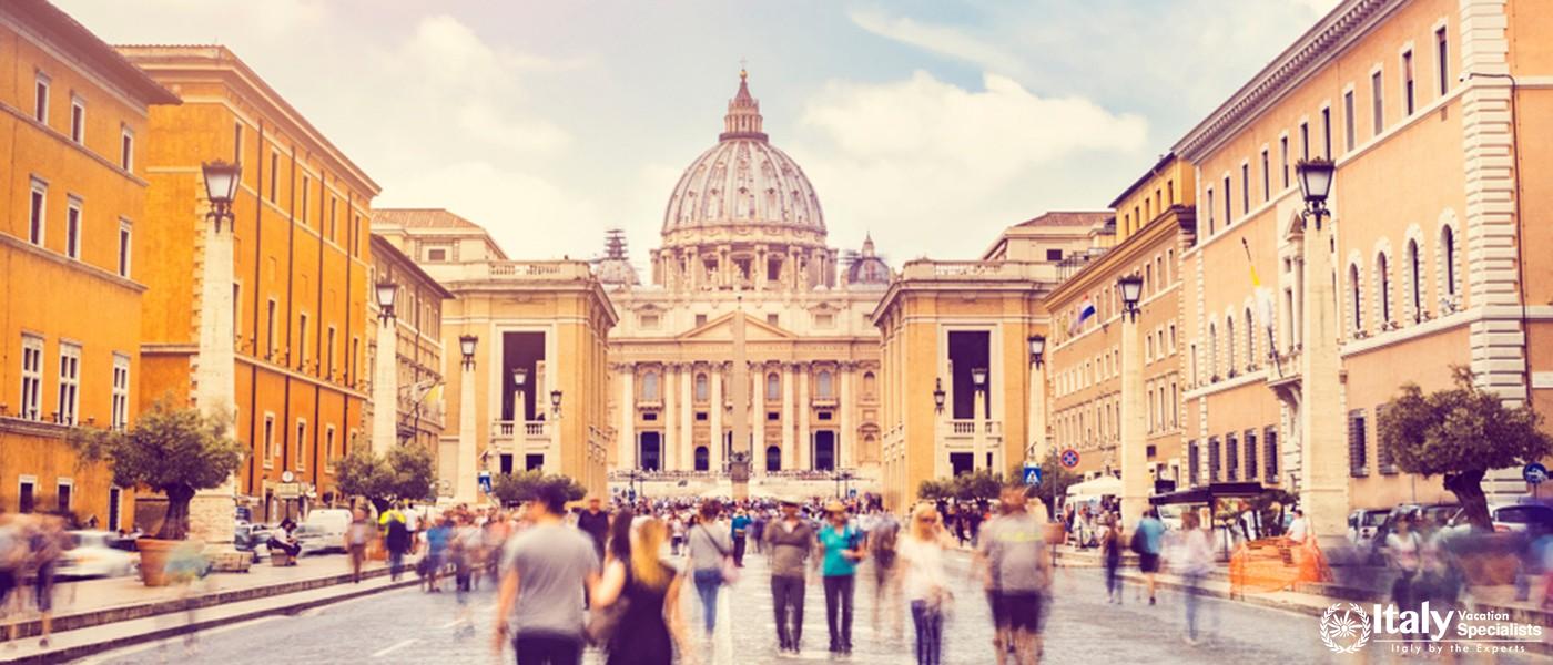 St. Peter's square (Basilica) in Vatican City, Rome, Italy